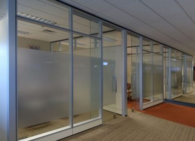 how glass office partitions and glass walls help business productivity