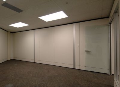 modular office project with demountable partitions