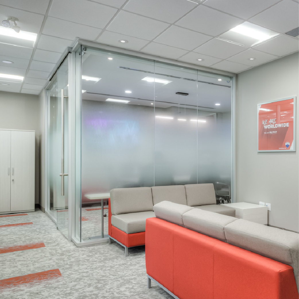 RE/MAX office